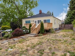 1102 E 33rd St, Bremerton, WA 98310