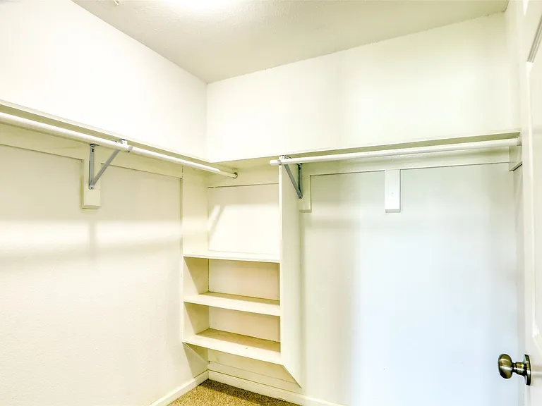 607 Rosewood Dr — Photo 36