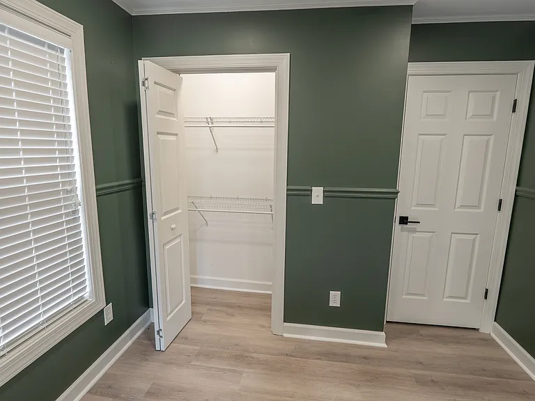 1820 Clay Dr — Photo 32