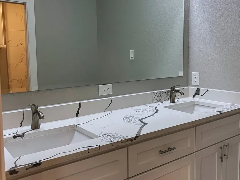 729 Ebenezer Ln — Photo 16
