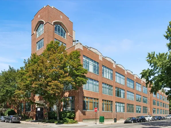 2600 N Southport Ave APT 409, Chicago, IL 60614
