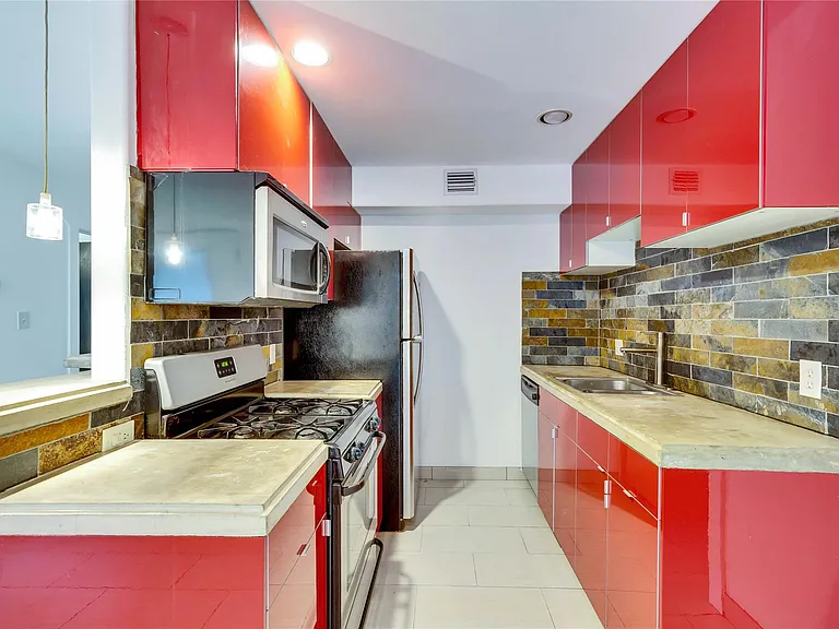 1917 Barge St #104 — Photo 7