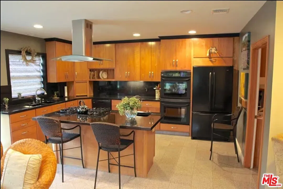3 bed, 2.0 bath, 1638 sqft, $6,500 — Photo 4