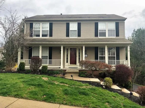 1062 Whispering Woods Dr, Coraopolis, PA 15108