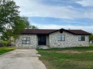 1021 Houston St, Poth, TX 78147
