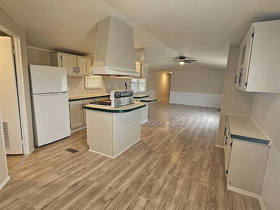 3rd image of 2320 E Macarthur Rd Lot A77