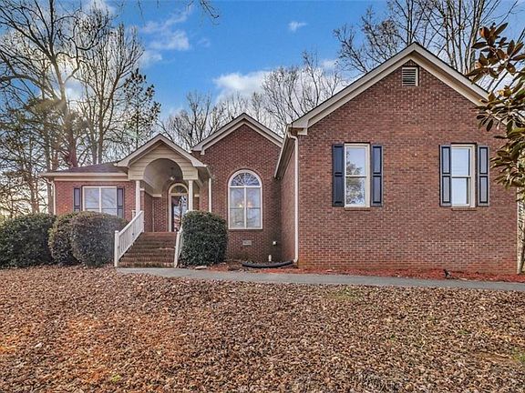 2nd image of 111 Overlook Heights Way