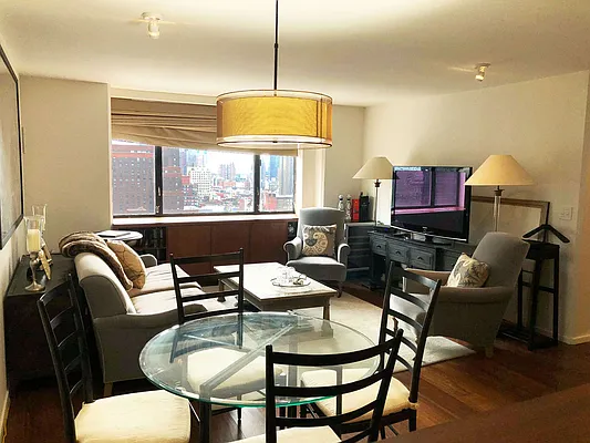 Rented by Luxury New York Group LLC | media 12