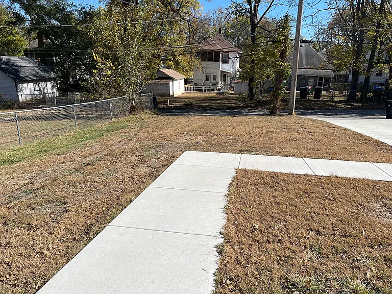 1914 SW Buchanan St — Photo 24