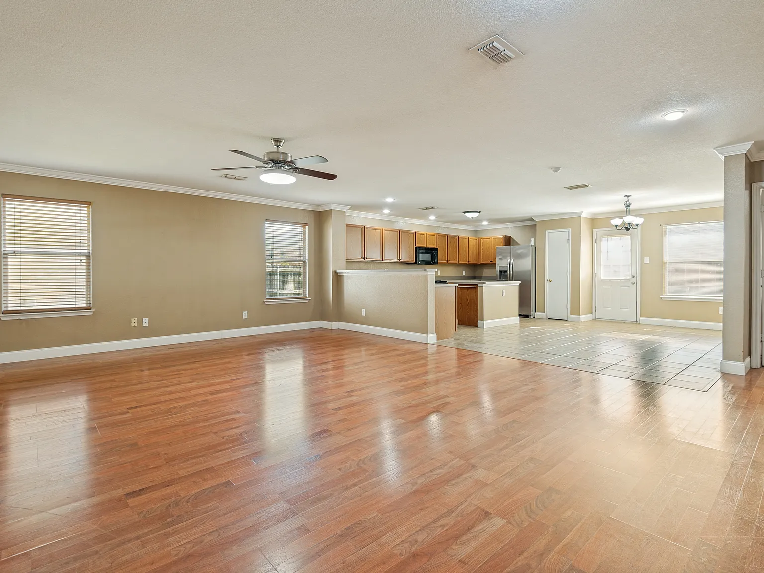 3 bed, 2068 sqft, $2,475 — Photo 4