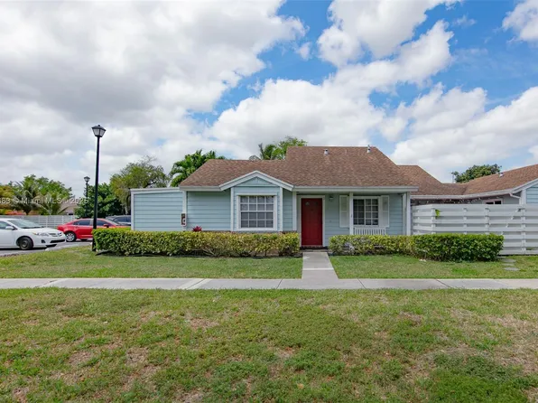 14700 SW 139th Ave APT 240, Miami, FL 33186