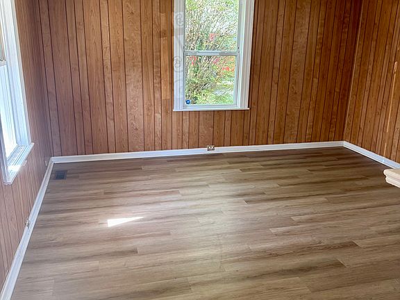 2nd image of 21 Dallas Ave