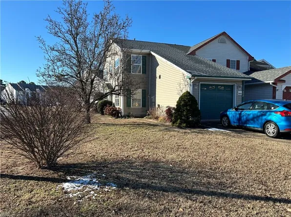 932 Pocahontas Ct, Smithfield, VA 23430