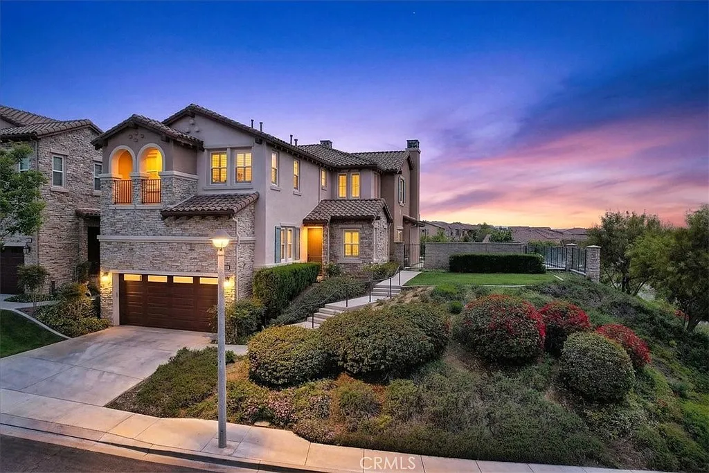 5 bed, 5.5 bath, 3457 sqft, $7,500 — Photo 1