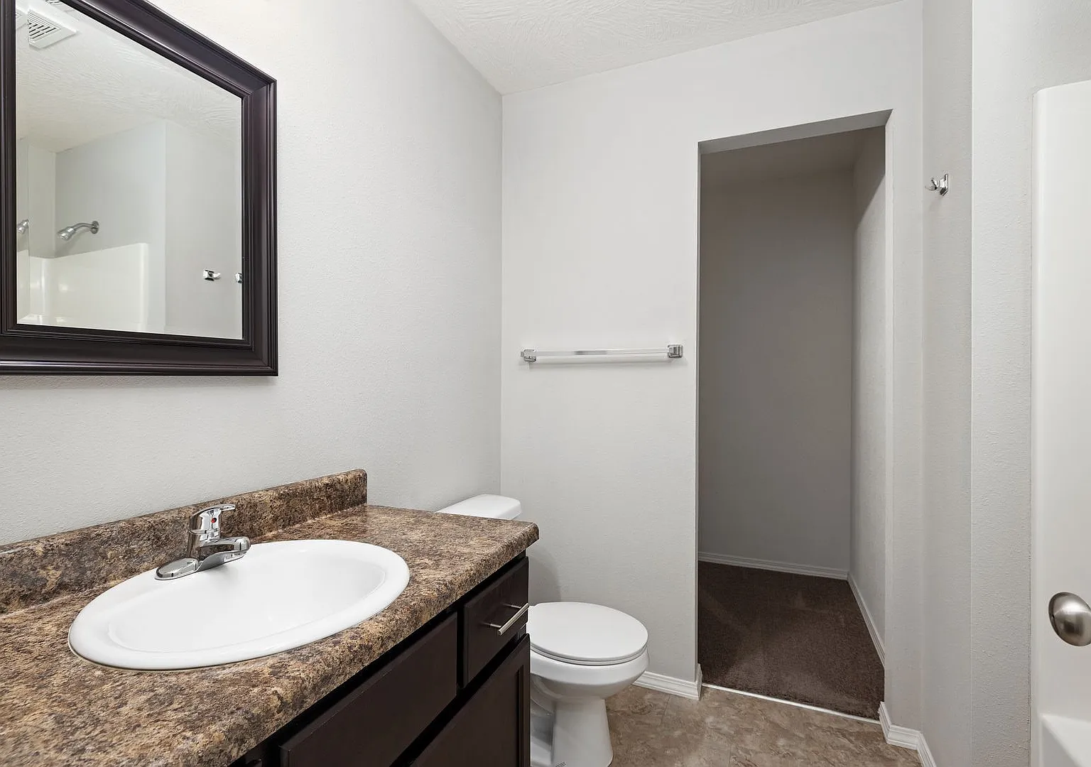 3 Bedroom Duplex - Springfield MO — Photo 2