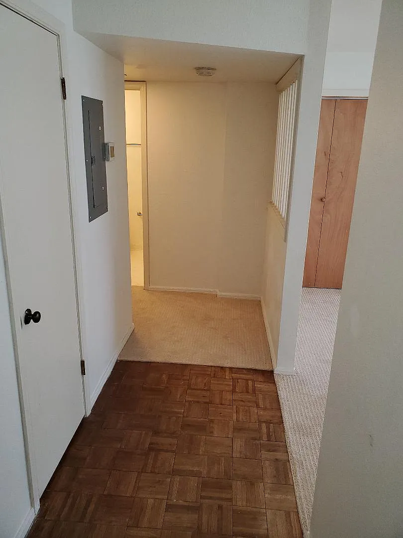 2 bed, 1054 sqft, $1,200 — Photo 2
