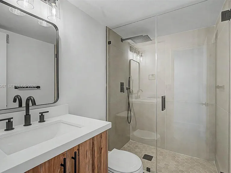 5555 Collins Ave #7B — Photo 17