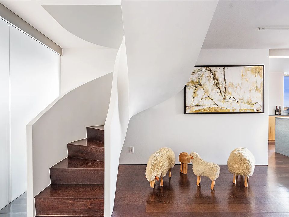 1st image of 45 W 67th St #27DE