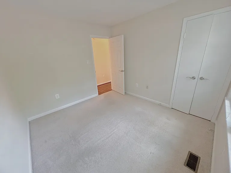 8985 Omega Ct — Photo 17