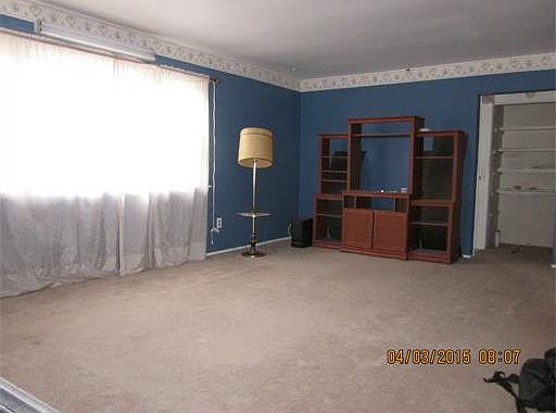 2nd image of 160 Evergreen Rd APT 9B