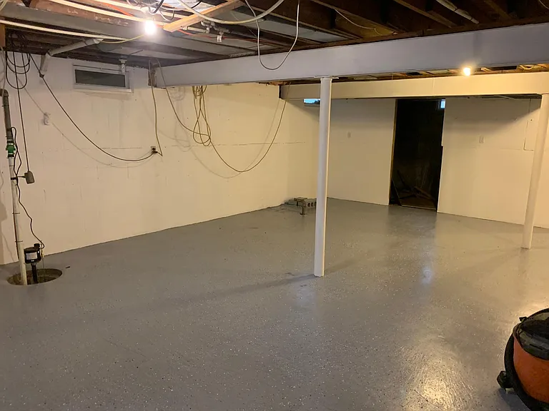 310 W Delaware Ave — Photo 33