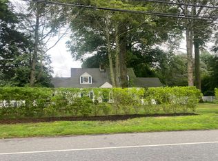 172 W Neck Rd, Huntington, NY 11743