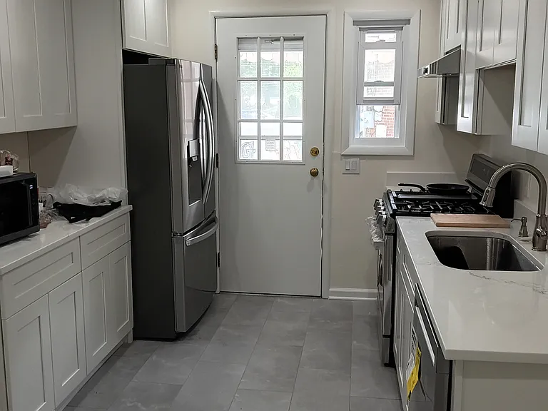 2910 Fenimore Rd — Photo 1