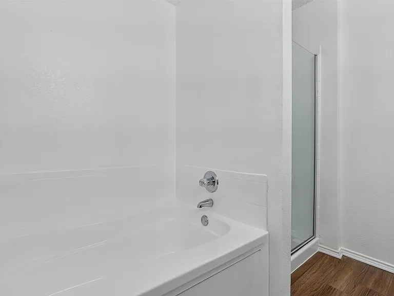826 Hems Ln — Photo 10