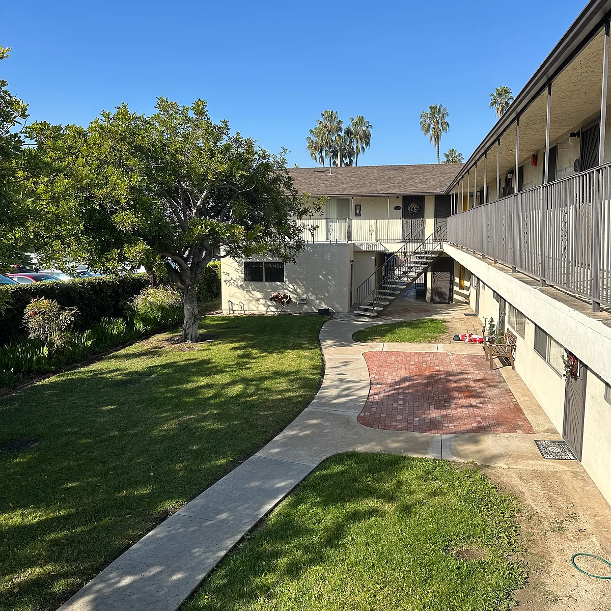 Building Photo - 280 H St #13-M