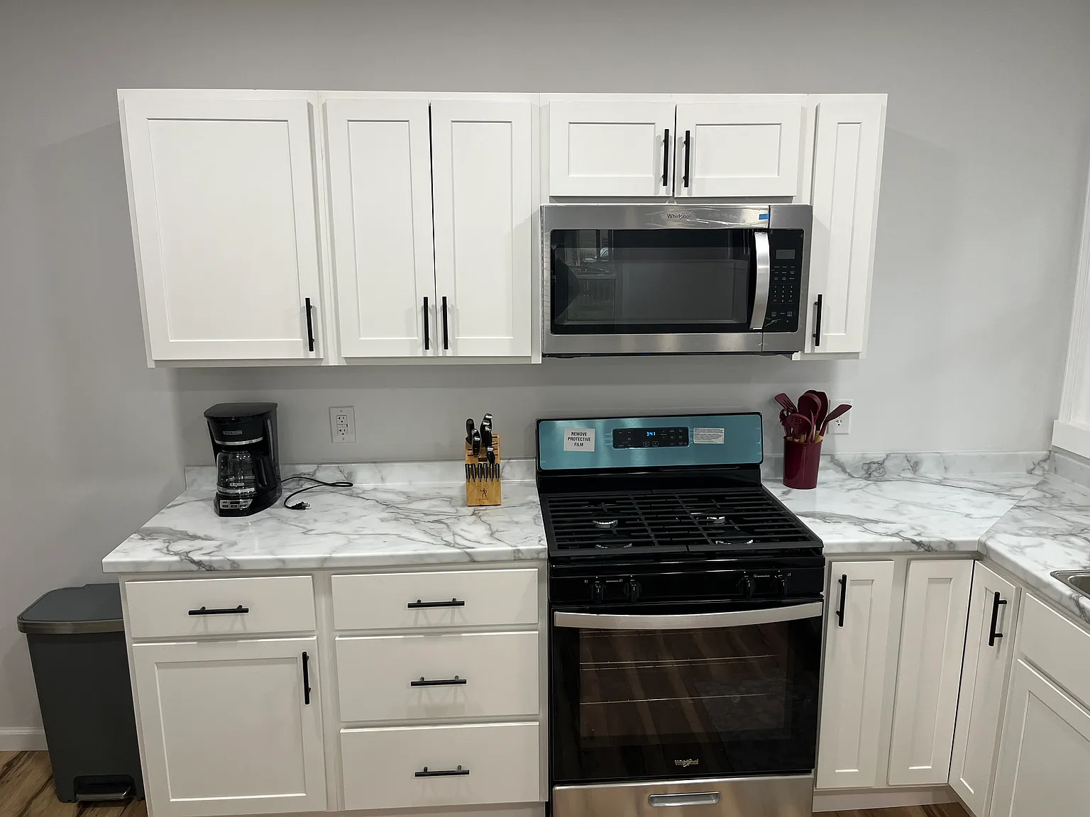 3 bed, 1.5 bath, $2,400 — Photo 3