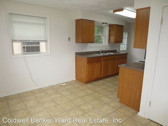 4th image of 1683 Anglewood Dr