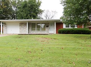 50 Bedford Dr, Belleville, IL 62226