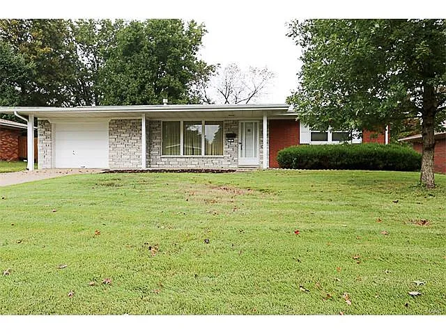50 Bedford Dr photo 1
