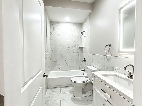 4th image of 84 Chelsea St APT 1