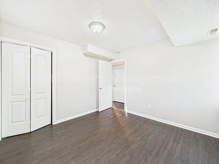 1229 W Hayward Ave #C — Photo 12