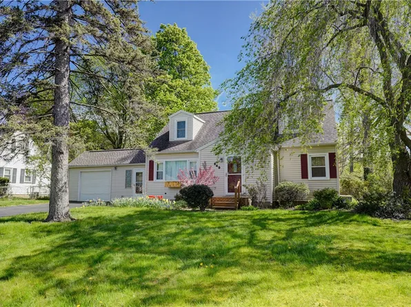 649 Adeline Dr, Webster, NY 14580