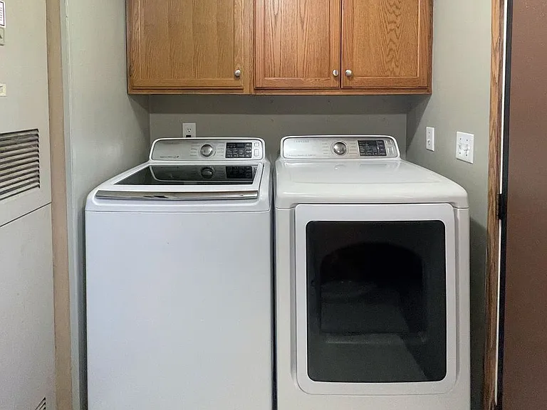 410 Crystal East Ave — Photo 16