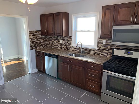 4th image of 226 Tamarack Ave