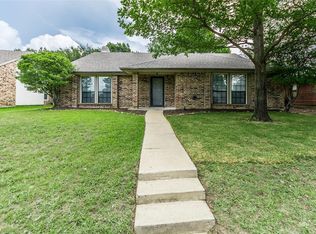 104 Rustic Ridge Dr, Garland, TX 75040