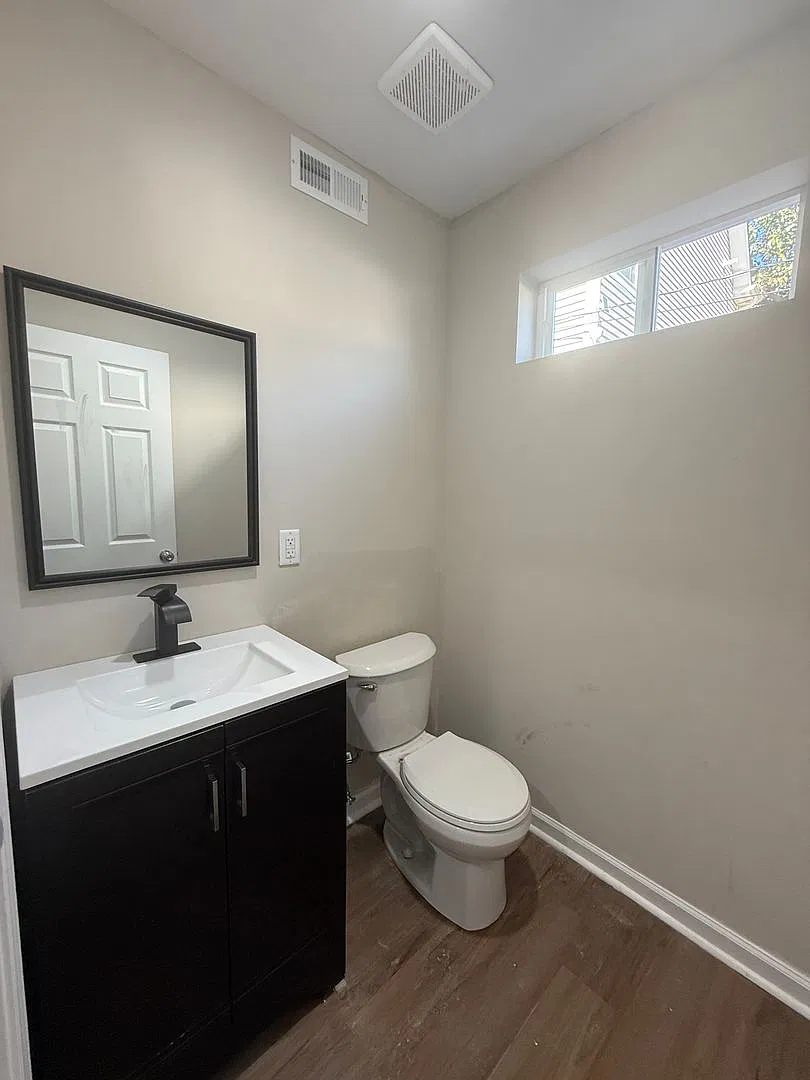 3BBR/1.5 Bath New Build Townhome — Photo 2