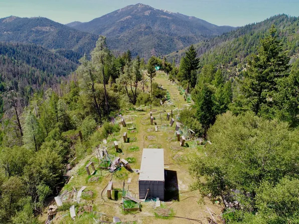 3360 Horse Mane Rd, Douglas City, CA 96024