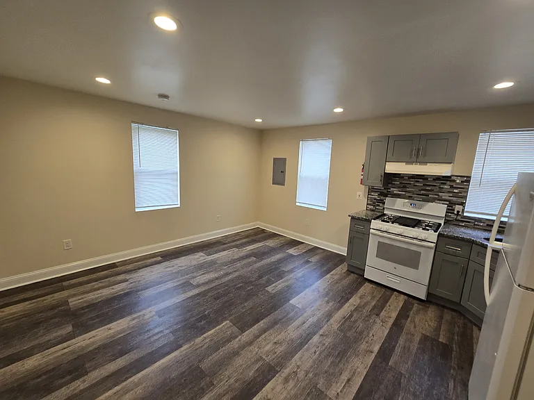 915 Macdade Blvd #2 — Photo 7