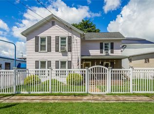 44 Geneva St, Lyons, NY 14489