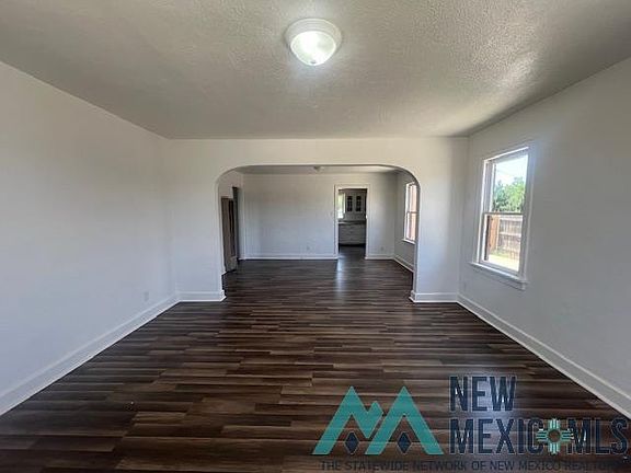 3rd image of 808 Maple St