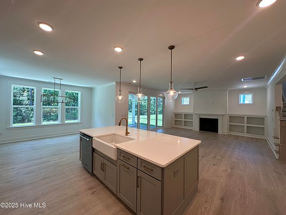 5th image of 4030 Watersail Drive #121