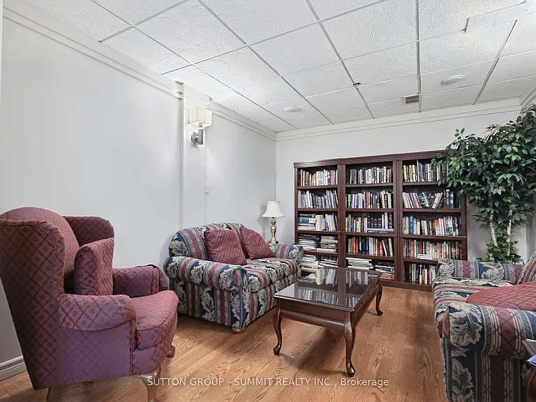 415 Locust St #602 — Photo 40