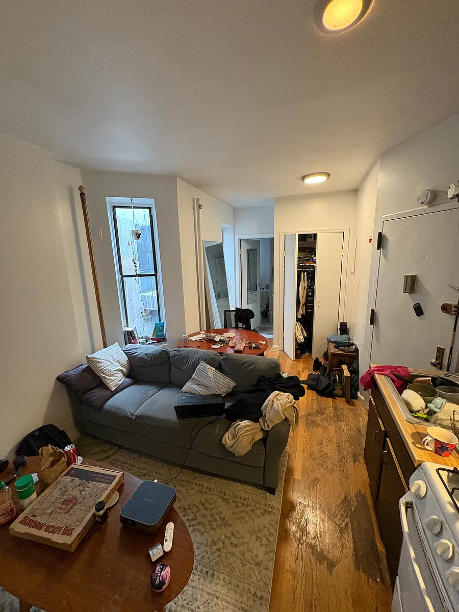 Building Photo - 442 W 54th St #17