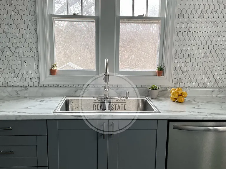 1115 Prickett Ave — Photo 13