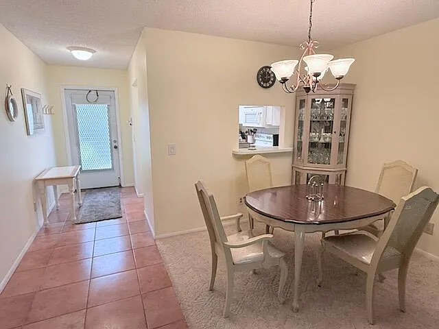 2 bed, 2.0 bath, 1044 sqft, $1,700 — Photo 2