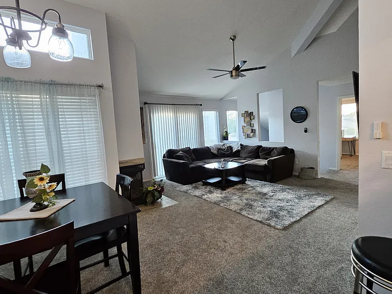 9435 N 59th Ave #3 — Photo 2